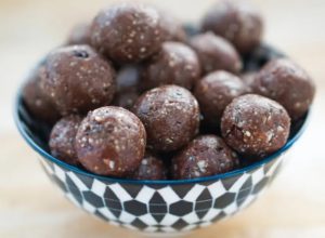 כדורים לספורט ומשחק